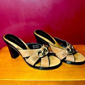 Tommy Hilfiger Camel Tan Suede Heeled Sandals Metal Chain Y2k style Size 7.5